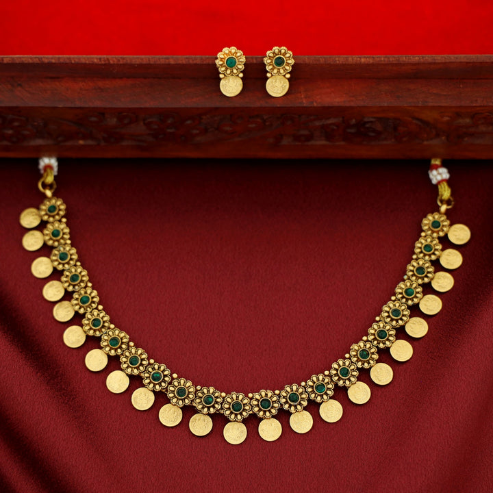 Ishwari Floral Kashi Short Neckpiece With Earring