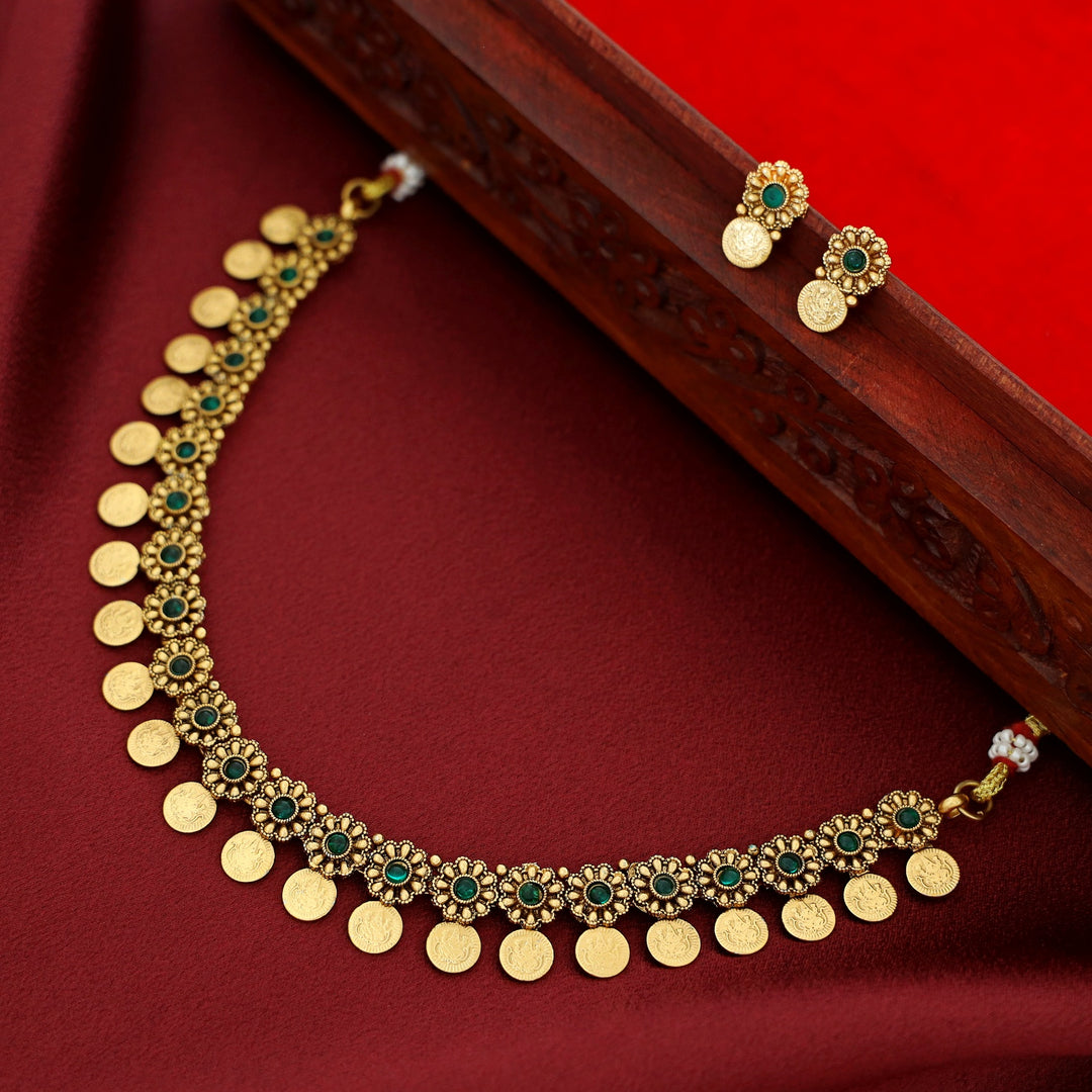 Ishwari Floral Kashi Short Neckpiece With Earring