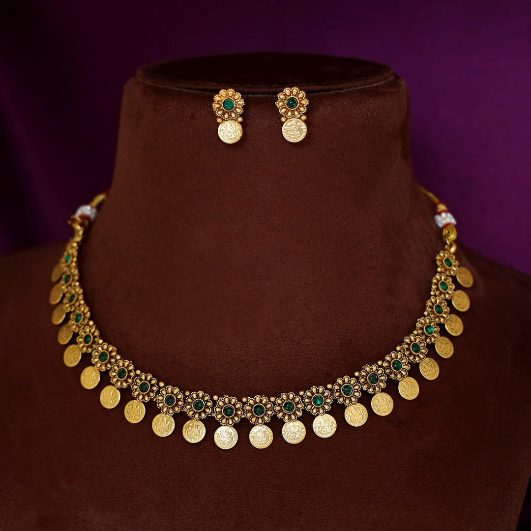 Ishwari Floral Kashi Short Neckpiece With Earring