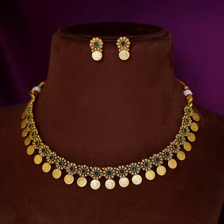 Ishwari Floral Kashi Short Neckpiece With Earring