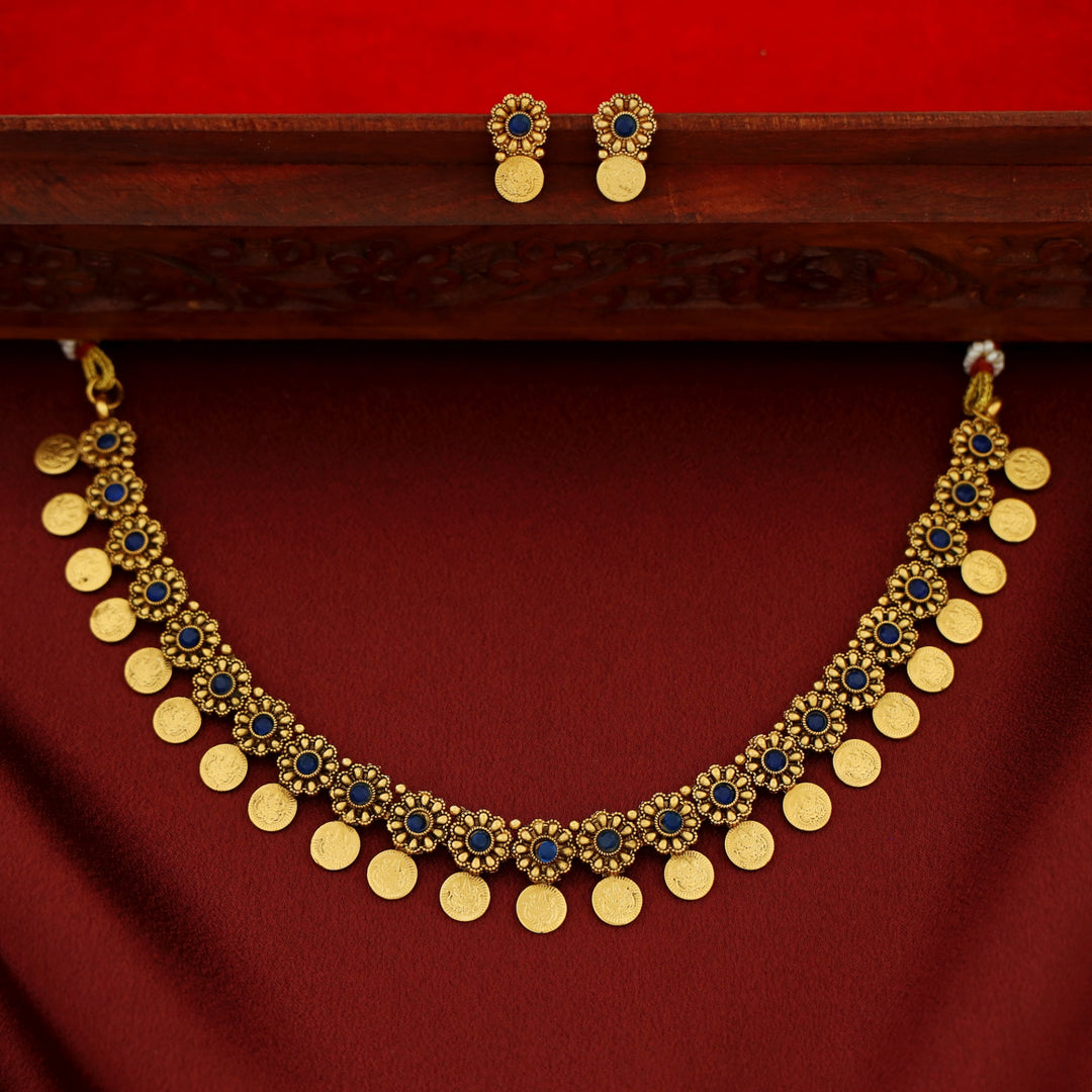 Ishwari Floral Kashi Short Neckpiece With Earring