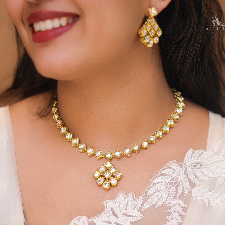 Diamond And Dew Drop Kundan Neckpiece with Earring