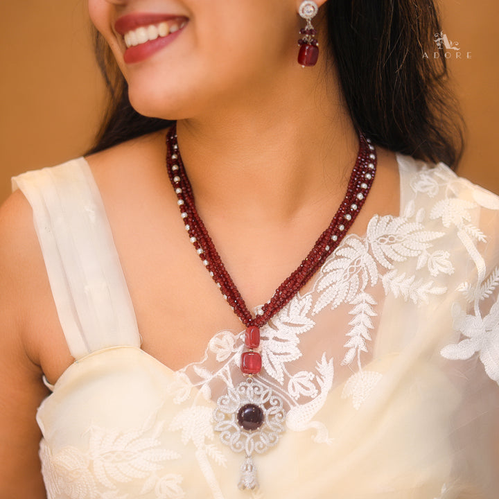Vardhani Long Neckpiece With Earring