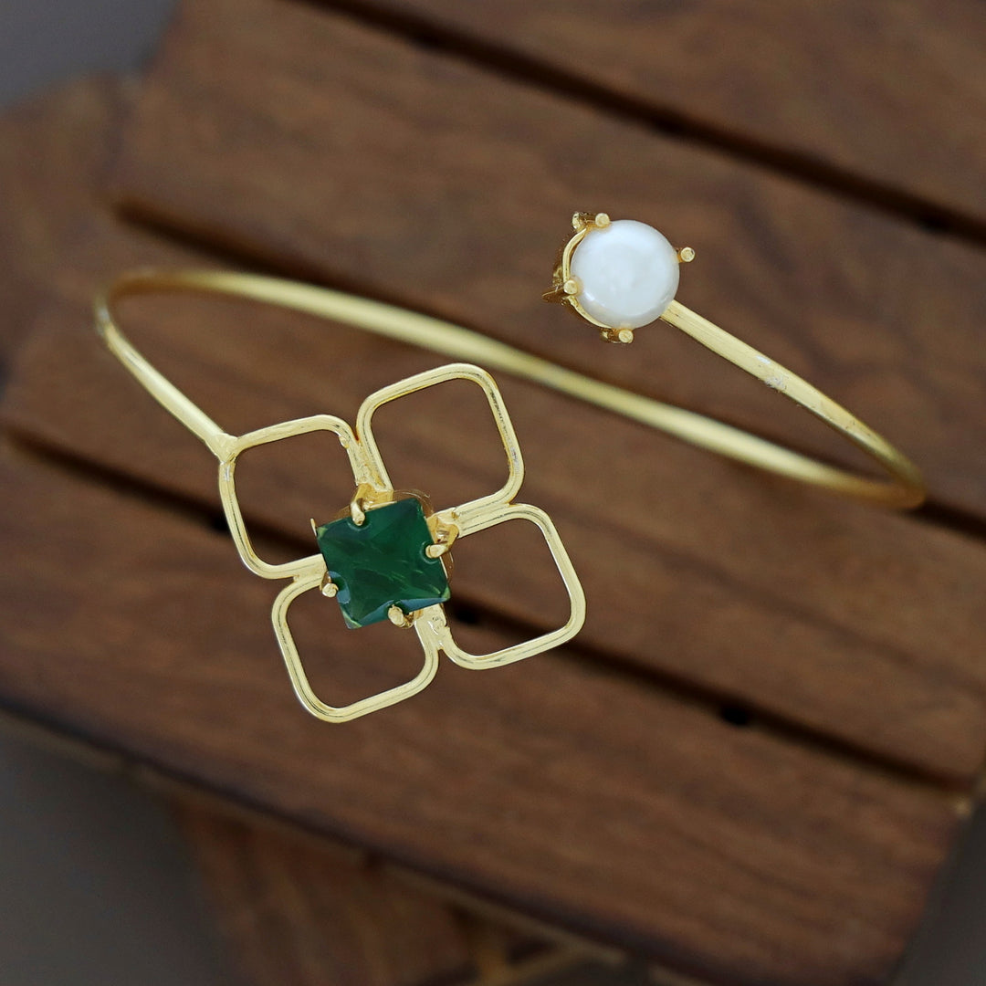 Dione Glossy Square Round Claw Bangle