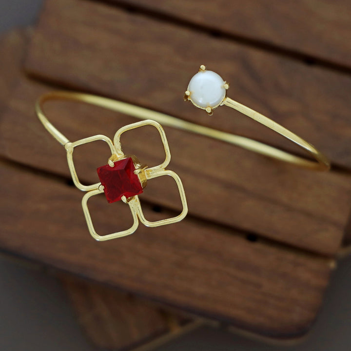 Dione Glossy Square Round Claw Bangle