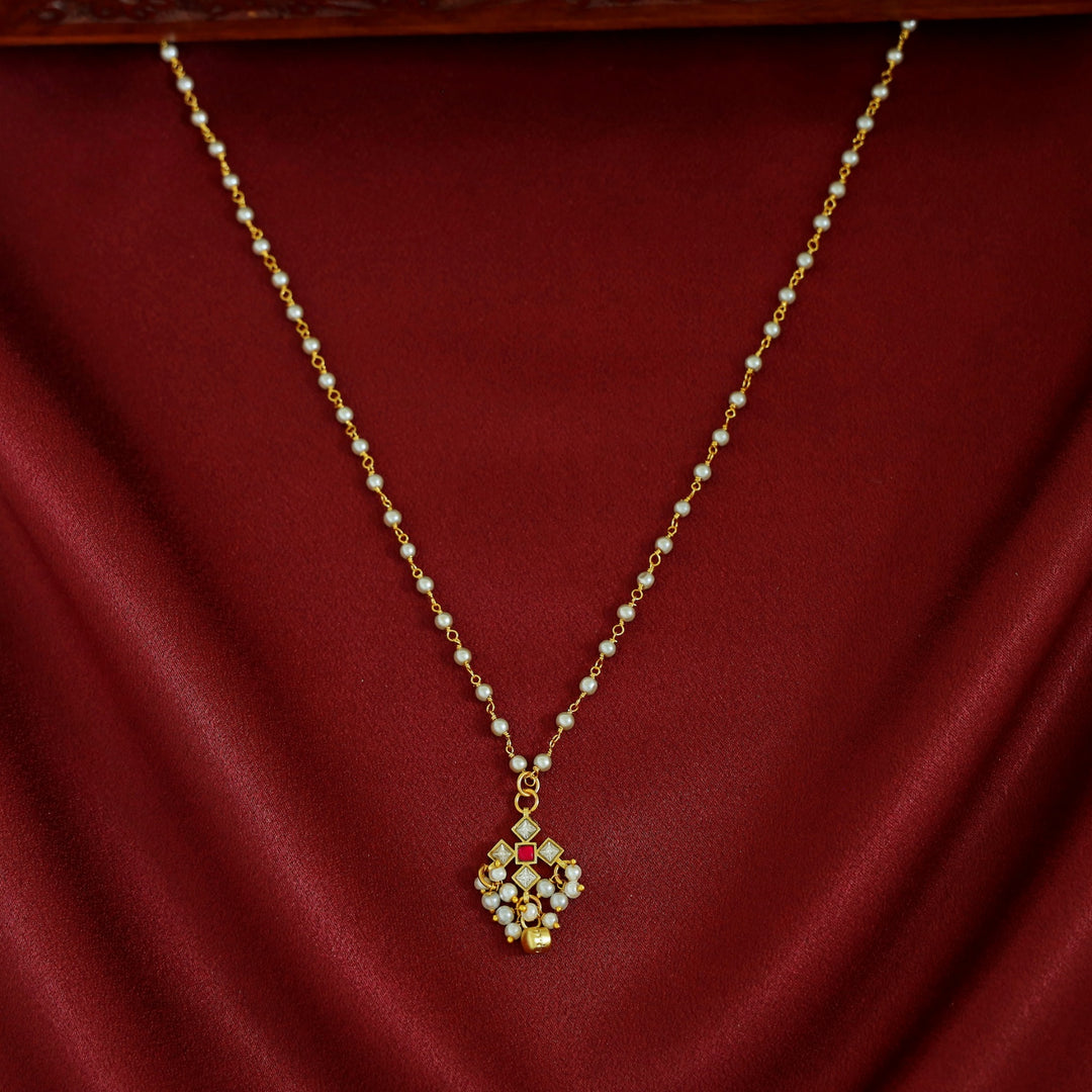 Vinmayi Carly Pearl Long Neckpiece