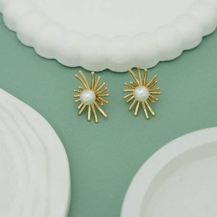 Linda Sunburst Pearl Stud