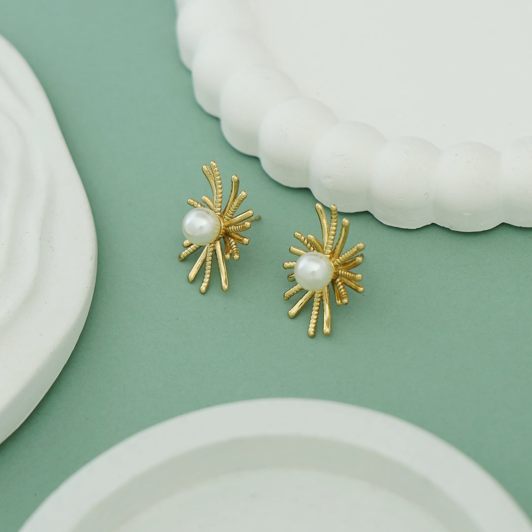 Linda Sunburst Pearl Stud
