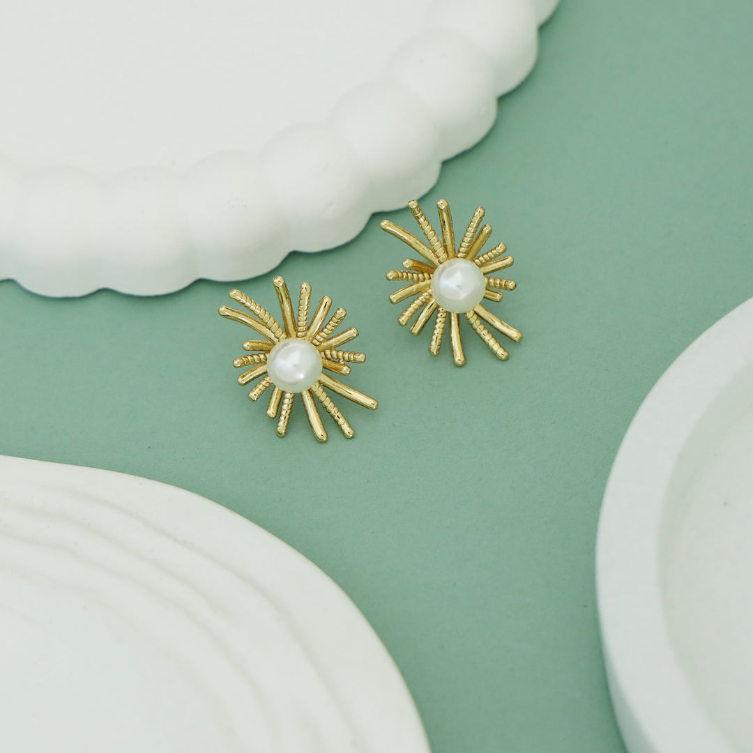 Linda Sunburst Pearl Stud