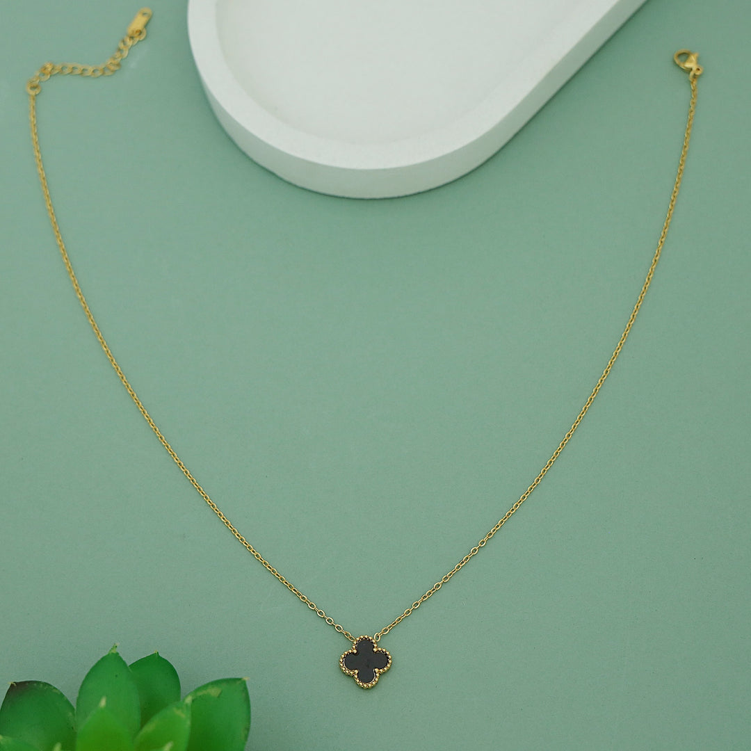 Milo Clover Reversible Neckpiece