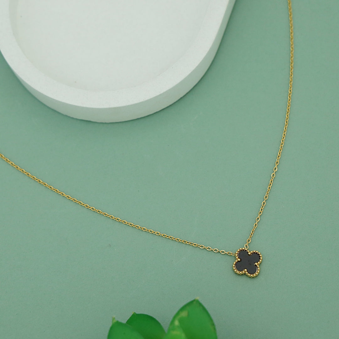 Milo Clover Reversible Neckpiece