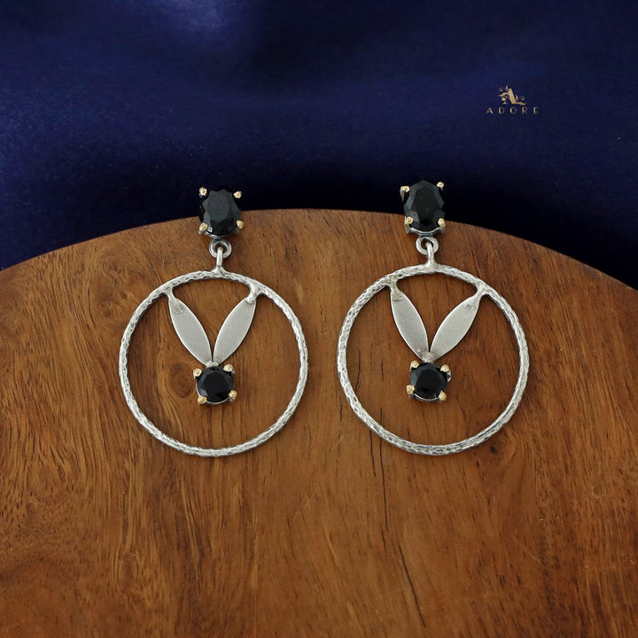 Metilda 2 Leafy Glossy Hoop Earring