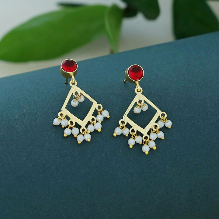 Hyma Glossy Diamond Pearl Earring