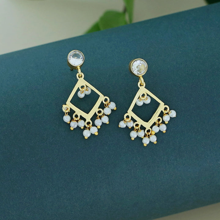 Hyma Glossy Diamond Pearl Earring