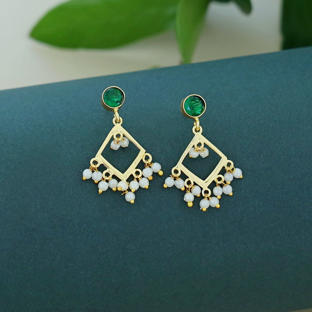 Hyma Glossy Diamond Pearl Earring