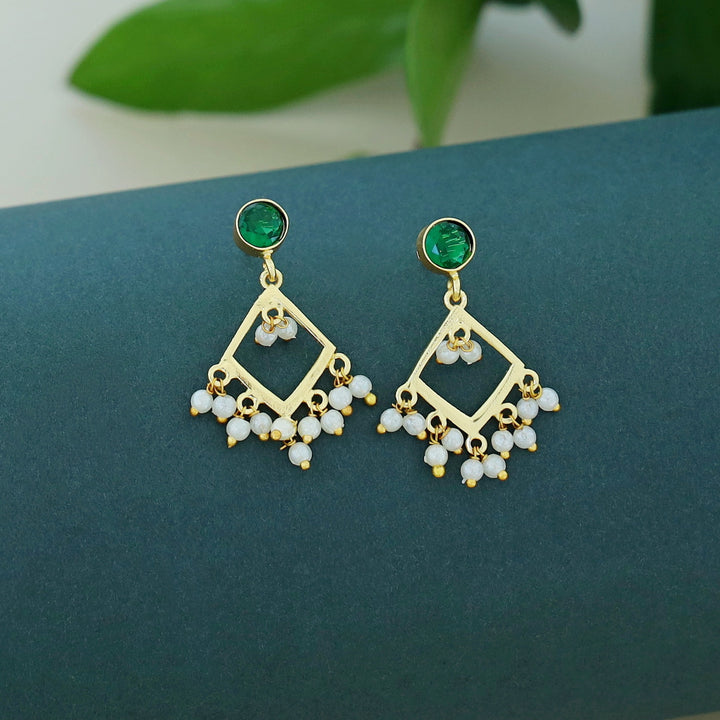Hyma Glossy Diamond Pearl Earring