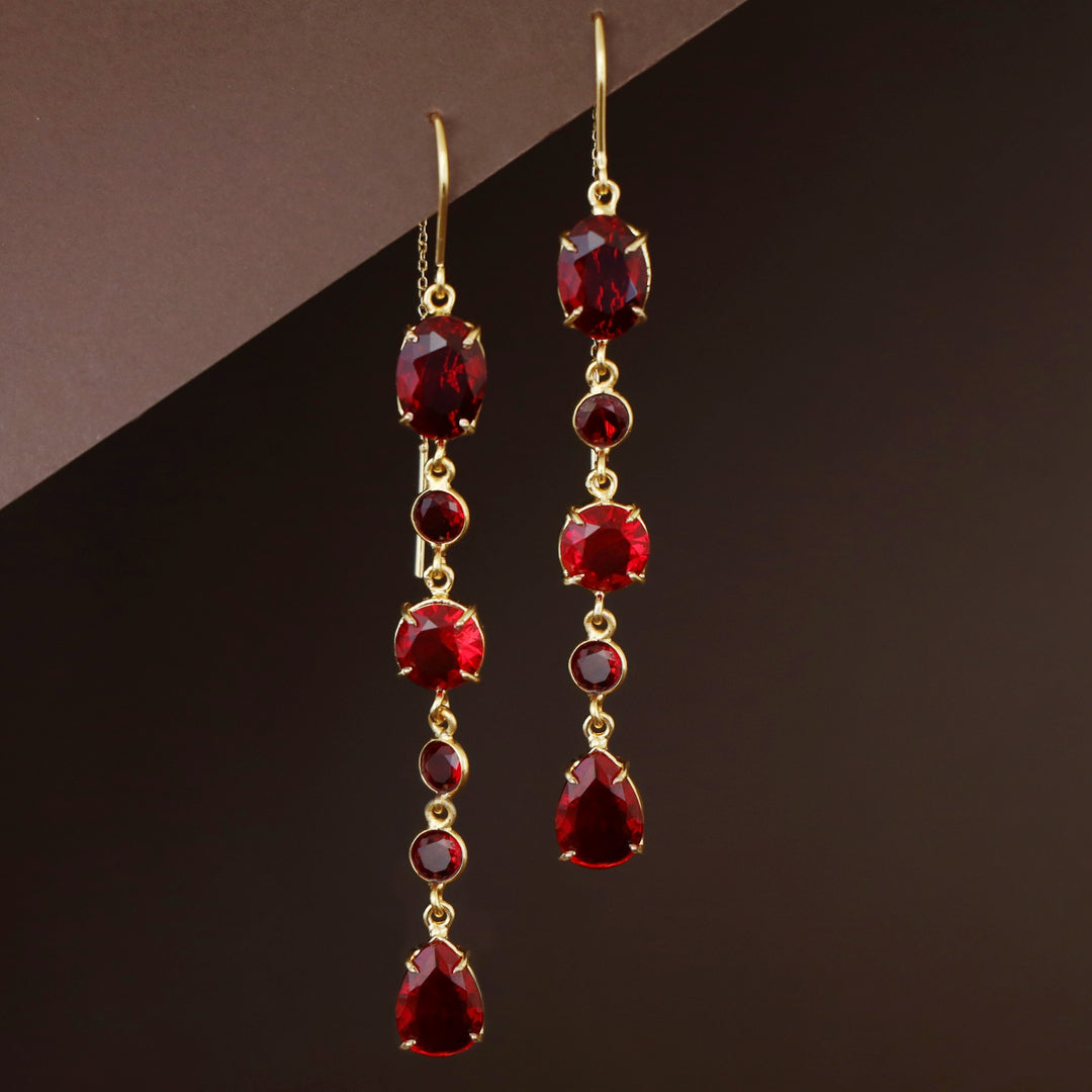 Golden Claw Glossy Stone Needle And Thread Earring