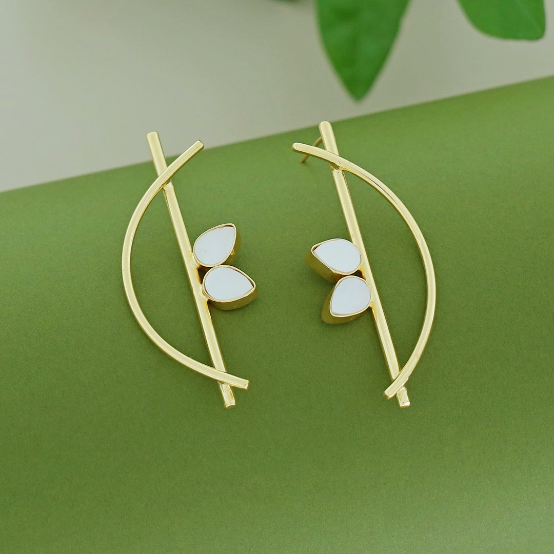 Hitha Golden Stick Curvy Glossy Earring