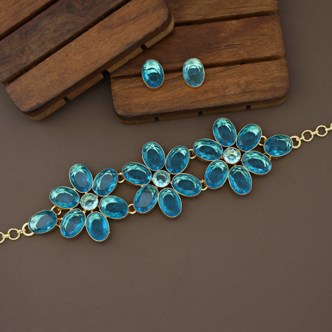 Kirsten Glossy Flower Choker With Stud