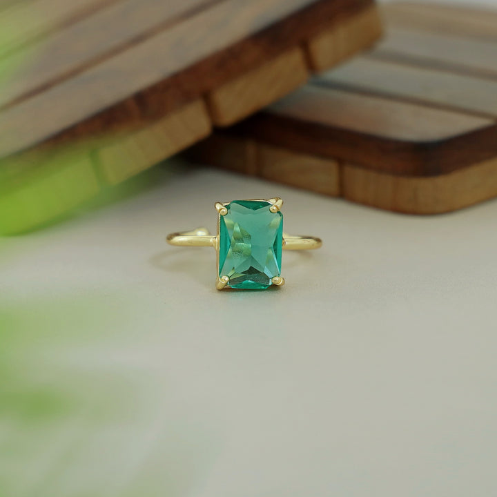 Rinza 4 Claw Glossy Rectangle Ring