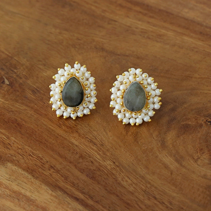 Ahelia Raw Stone Cluster Pearl Earring