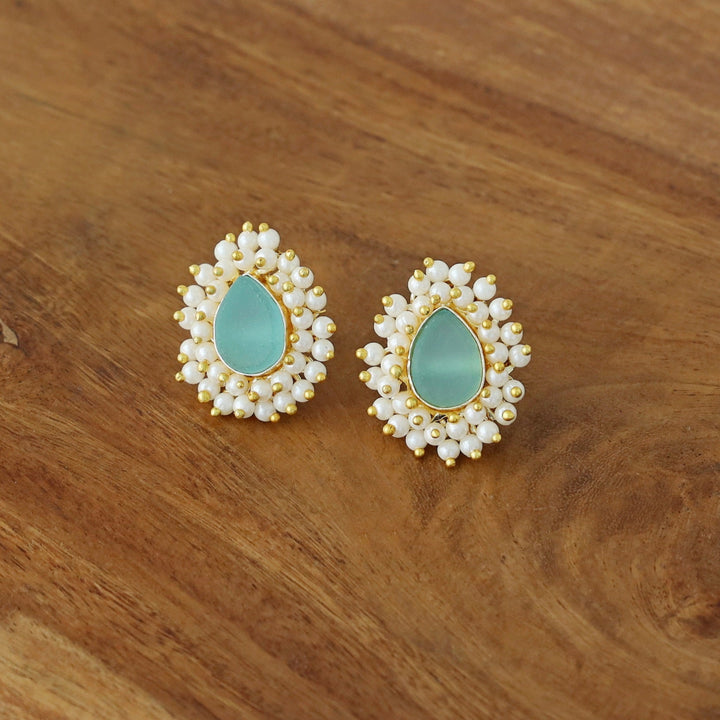 Ahelia Raw Stone Cluster Pearl Earring