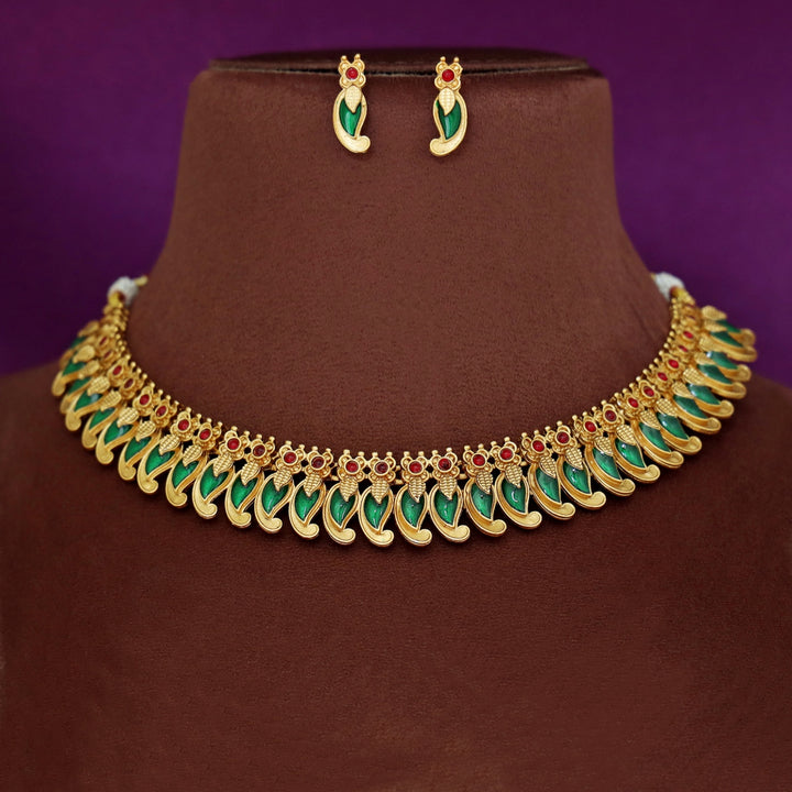 Girinandini Golden Palakka Short Neckpiece With Stud