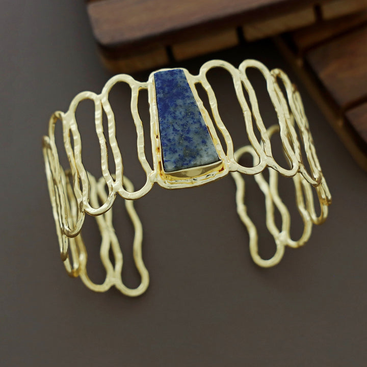 Omisha Golden Hammered Raw Stone Bangle