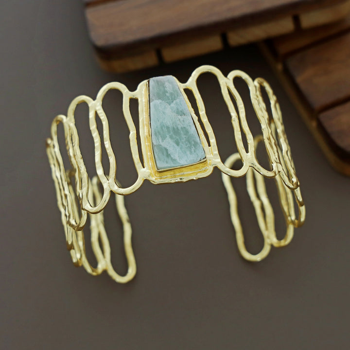 Omisha Golden Hammered Raw Stone Bangle
