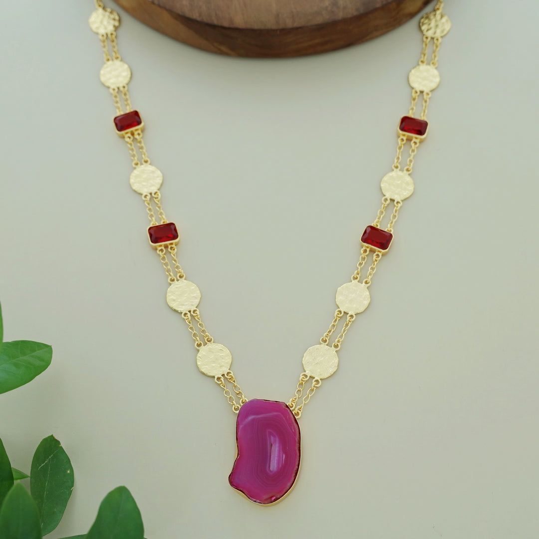 Vama Golden Hammered Circle Glossy + Agate Neckpiece