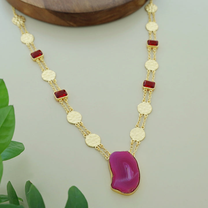 Vama Golden Hammered Circle Glossy + Agate Neckpiece