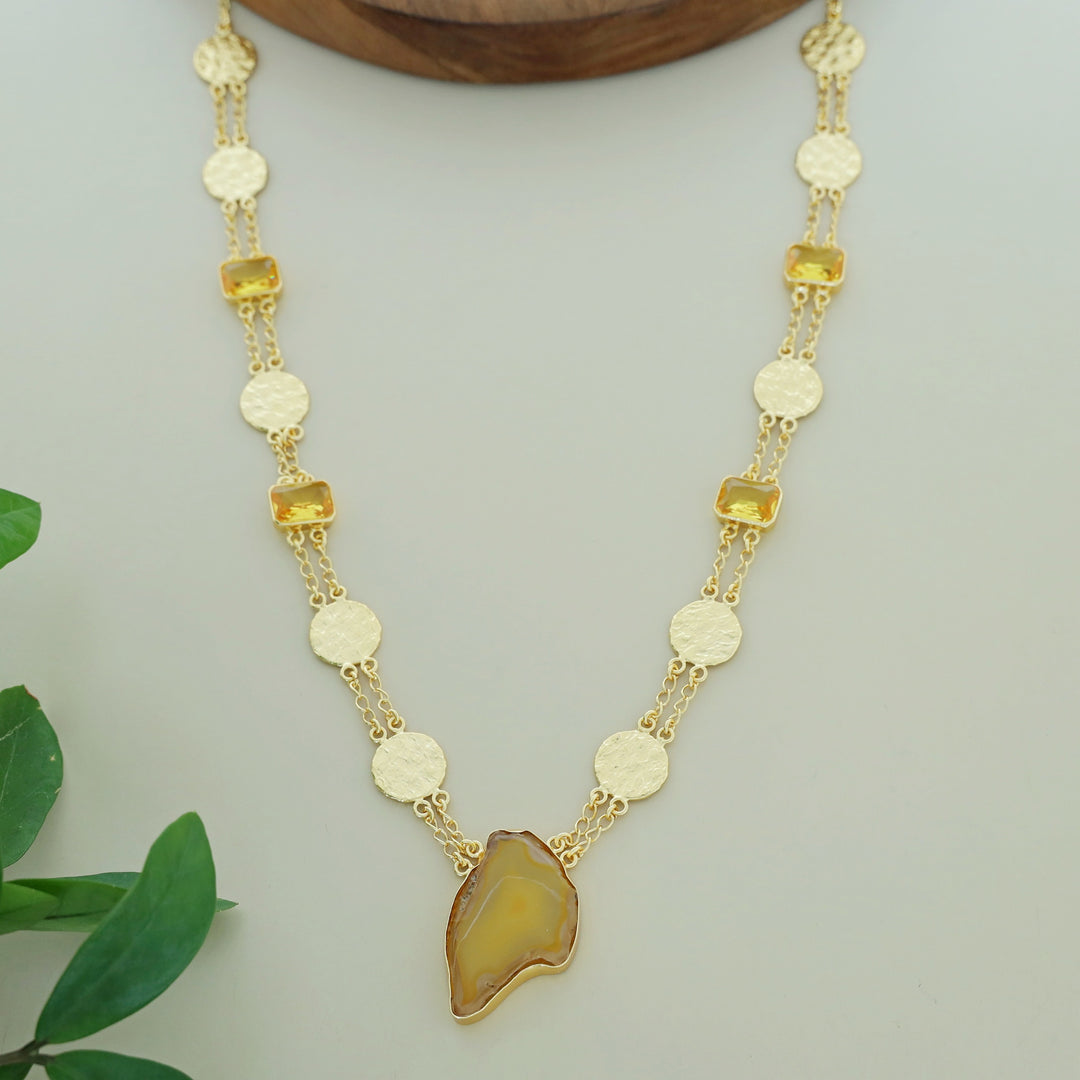 Vama Golden Hammered Circle Glossy + Agate Neckpiece