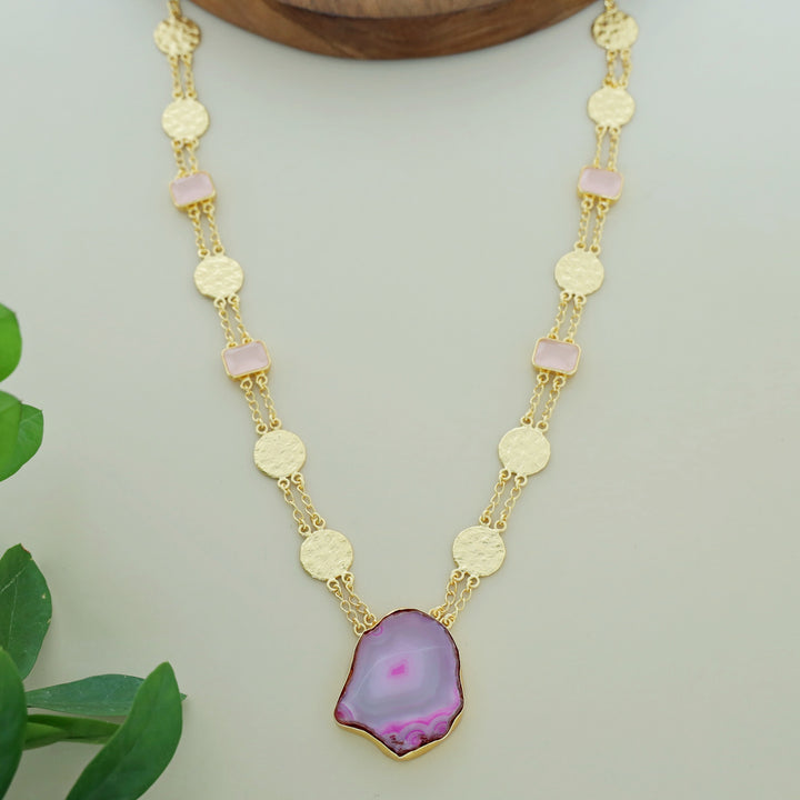 Vama Golden Hammered Circle Glossy + Agate Neckpiece