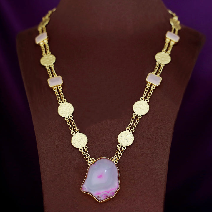 Vama Golden Hammered Circle Glossy + Agate Neckpiece