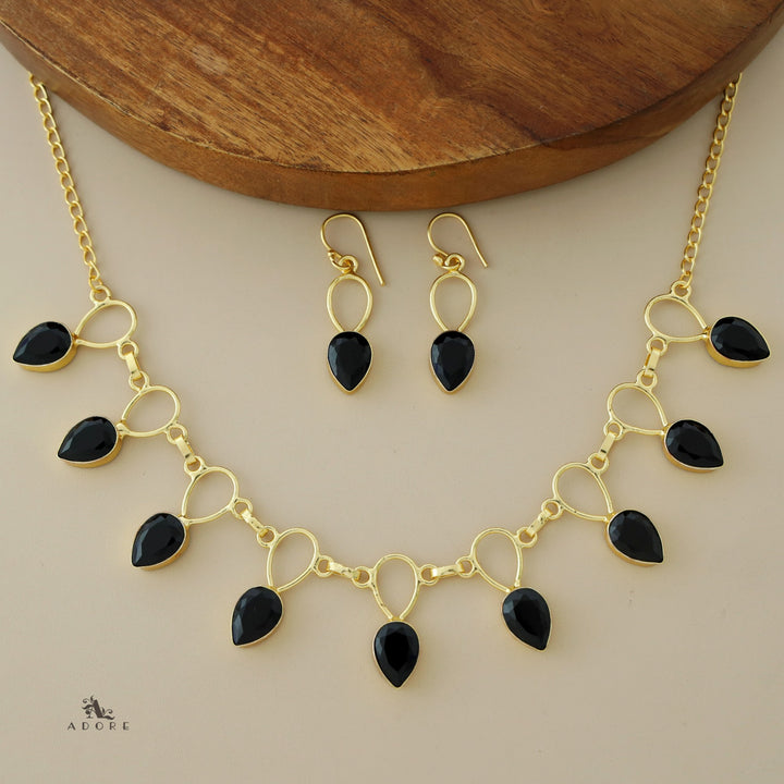 Adorn Drop Glossy Neckpiece With Drop Earrings