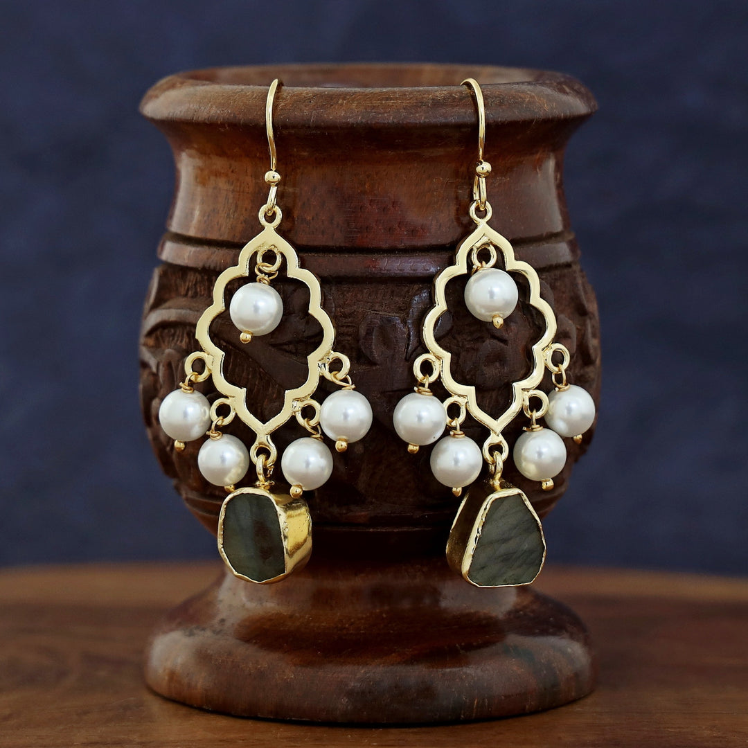 Naurin Hanging Pearl Raw Stone Drop