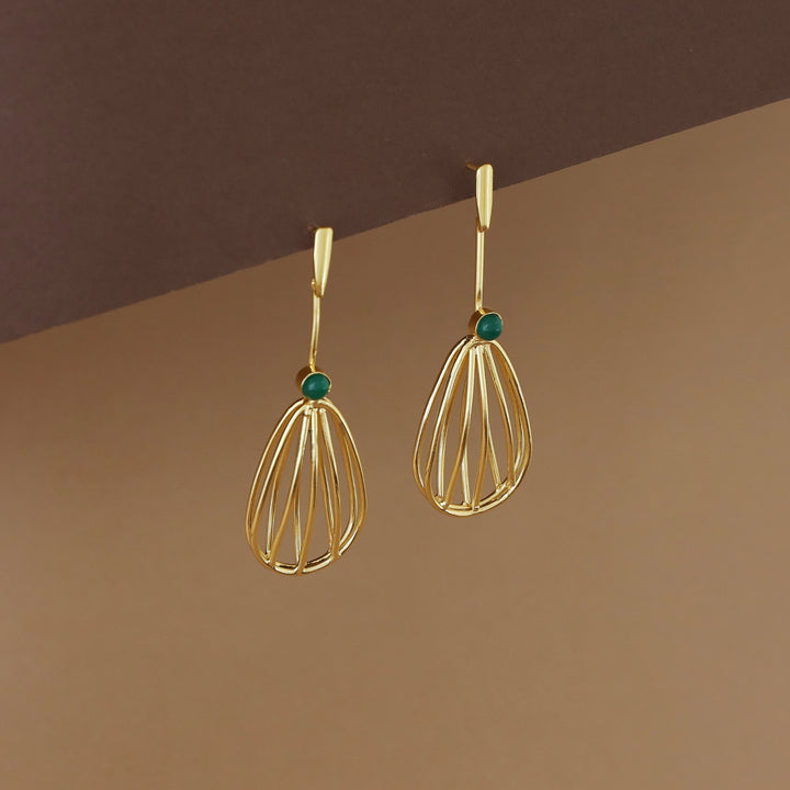 Lajita Golden Stick Mini Circle Stone Earring