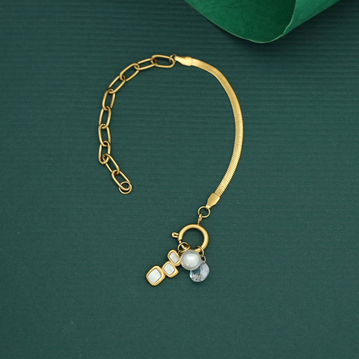 Aadvika Mini Sqaure Glossy Pearl Bracelet