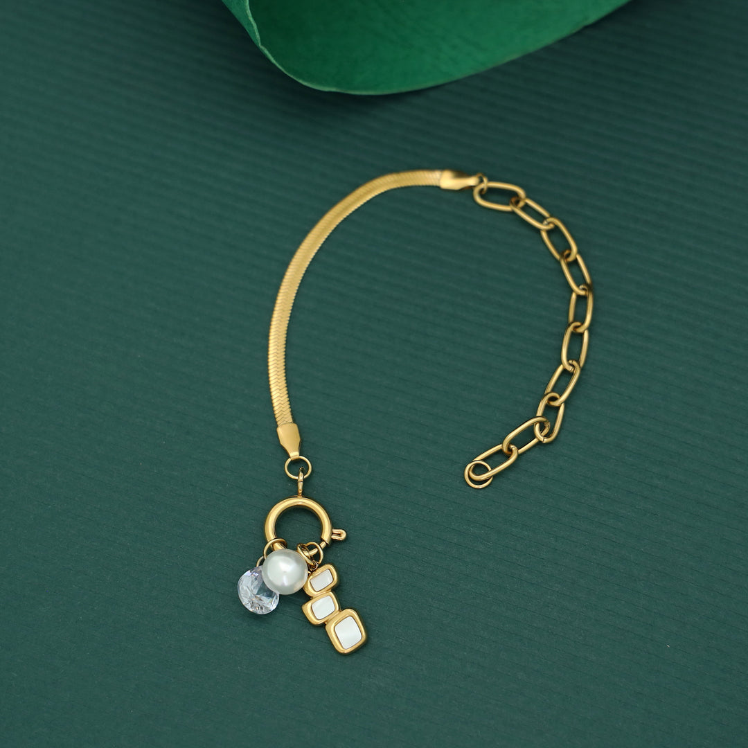 Aadvika Mini Sqaure Glossy Pearl Bracelet