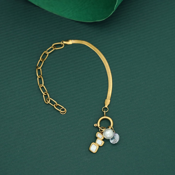 Aadvika Mini Sqaure Glossy Pearl Bracelet