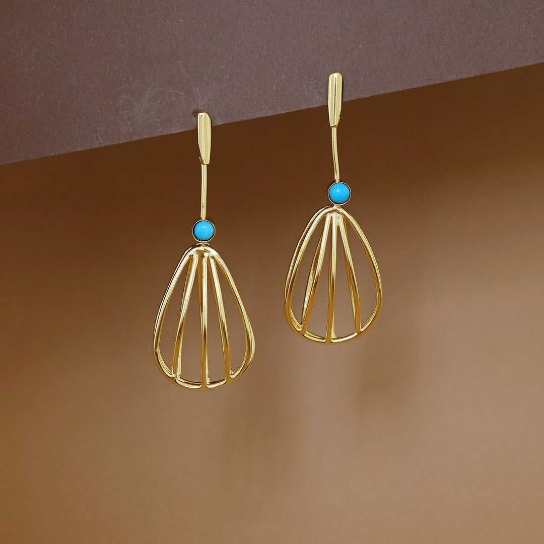 Lajita Golden Stick Mini Circle Stone Earring