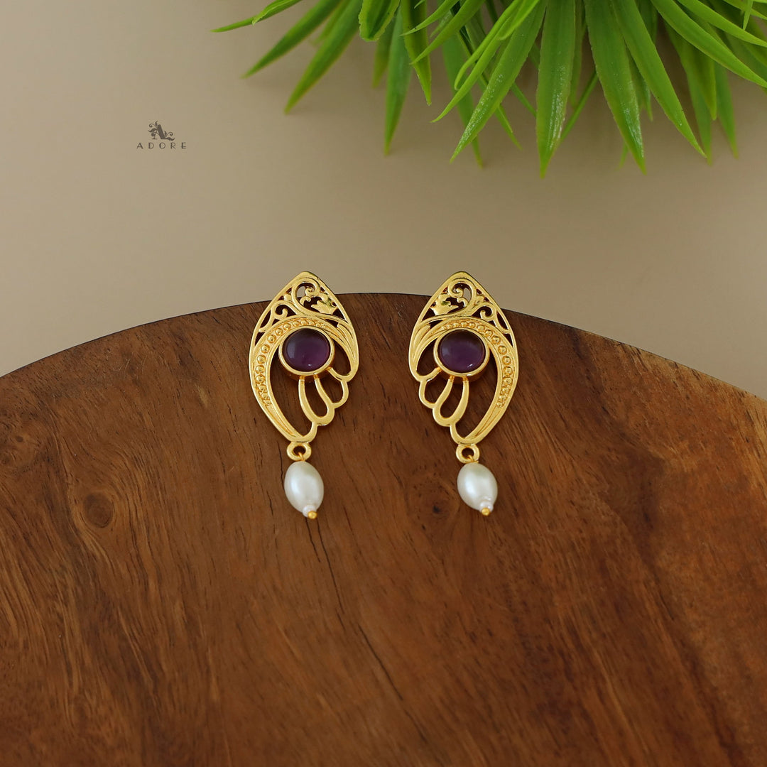 Golden Wing Round Glossy Pearl Earring