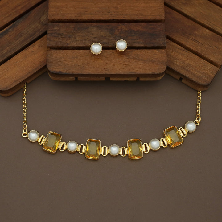 Hima Glossy Rectangle Pearl Choker With Pearl Stud