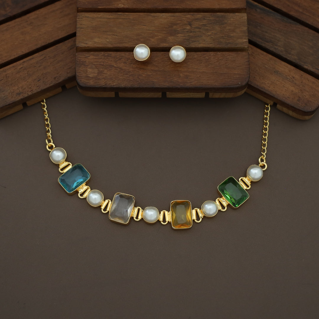 Hima Glossy Rectangle Pearl Choker With Pearl Stud