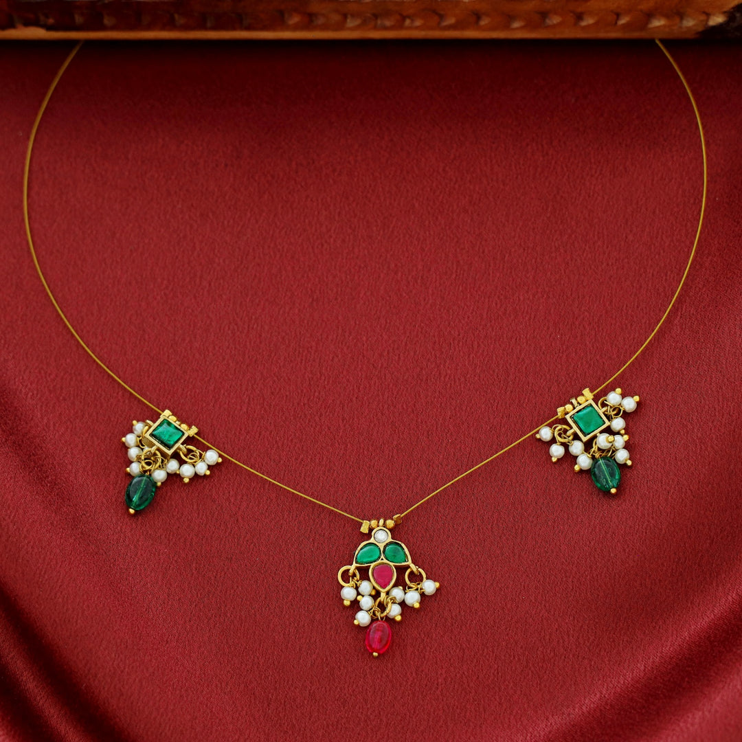 Aadhavi Jadau Kundan Pearl String Neckpiece