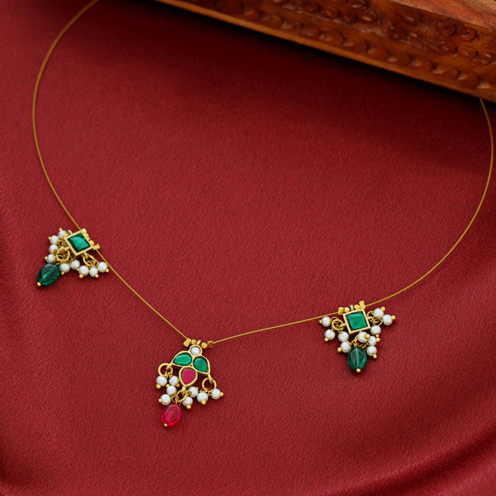 Aadhavi Jadau Kundan Pearl String Neckpiece