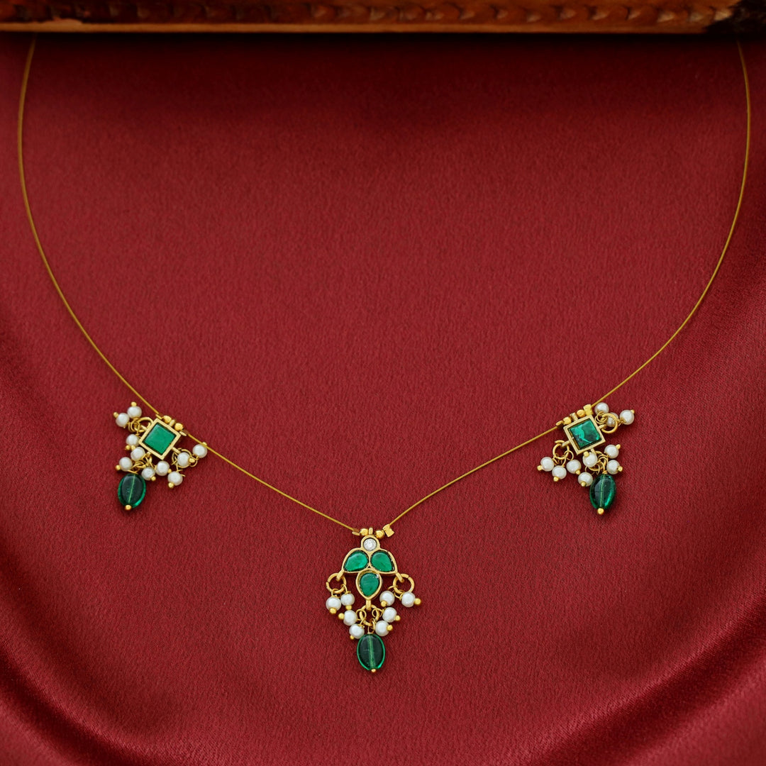 Aadhavi Jadau Kundan Pearl String Neckpiece