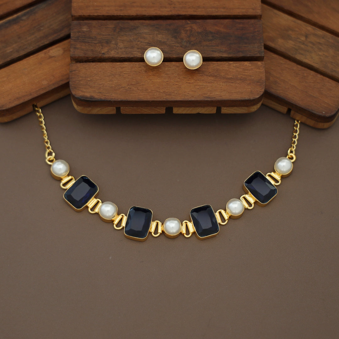 Hima Glossy Rectangle Pearl Choker With Pearl Stud