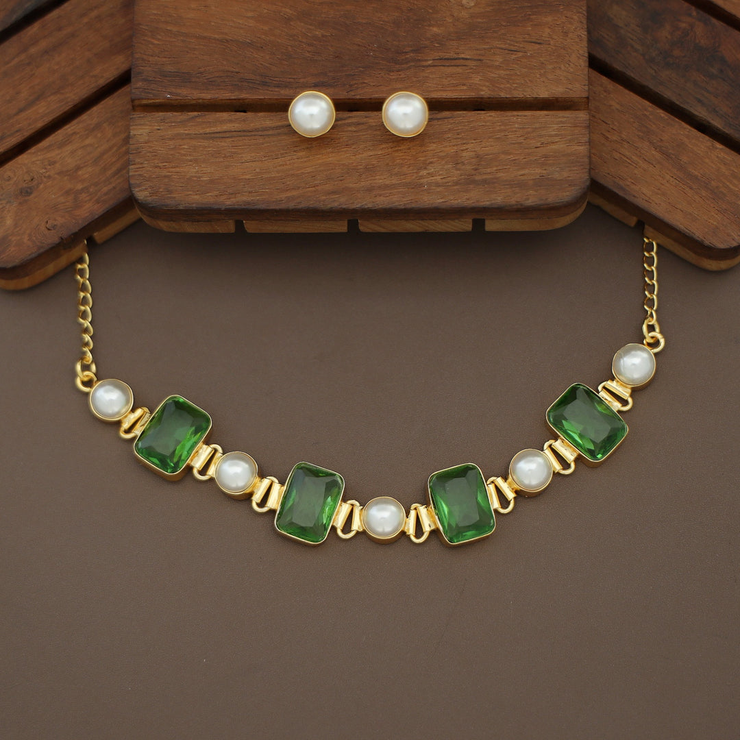 Hima Glossy Rectangle Pearl Choker With Pearl Stud