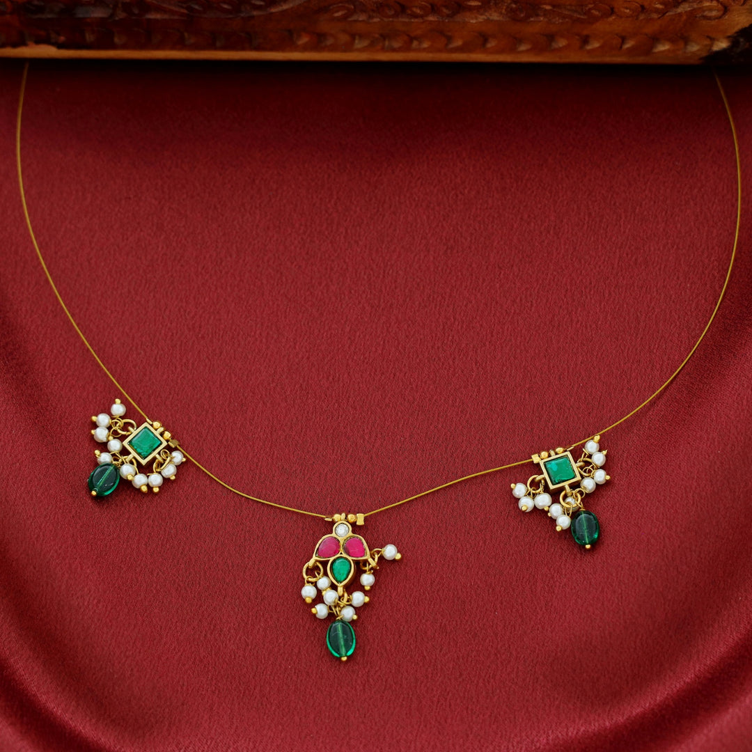 Aadhavi Jadau Kundan Pearl String Neckpiece